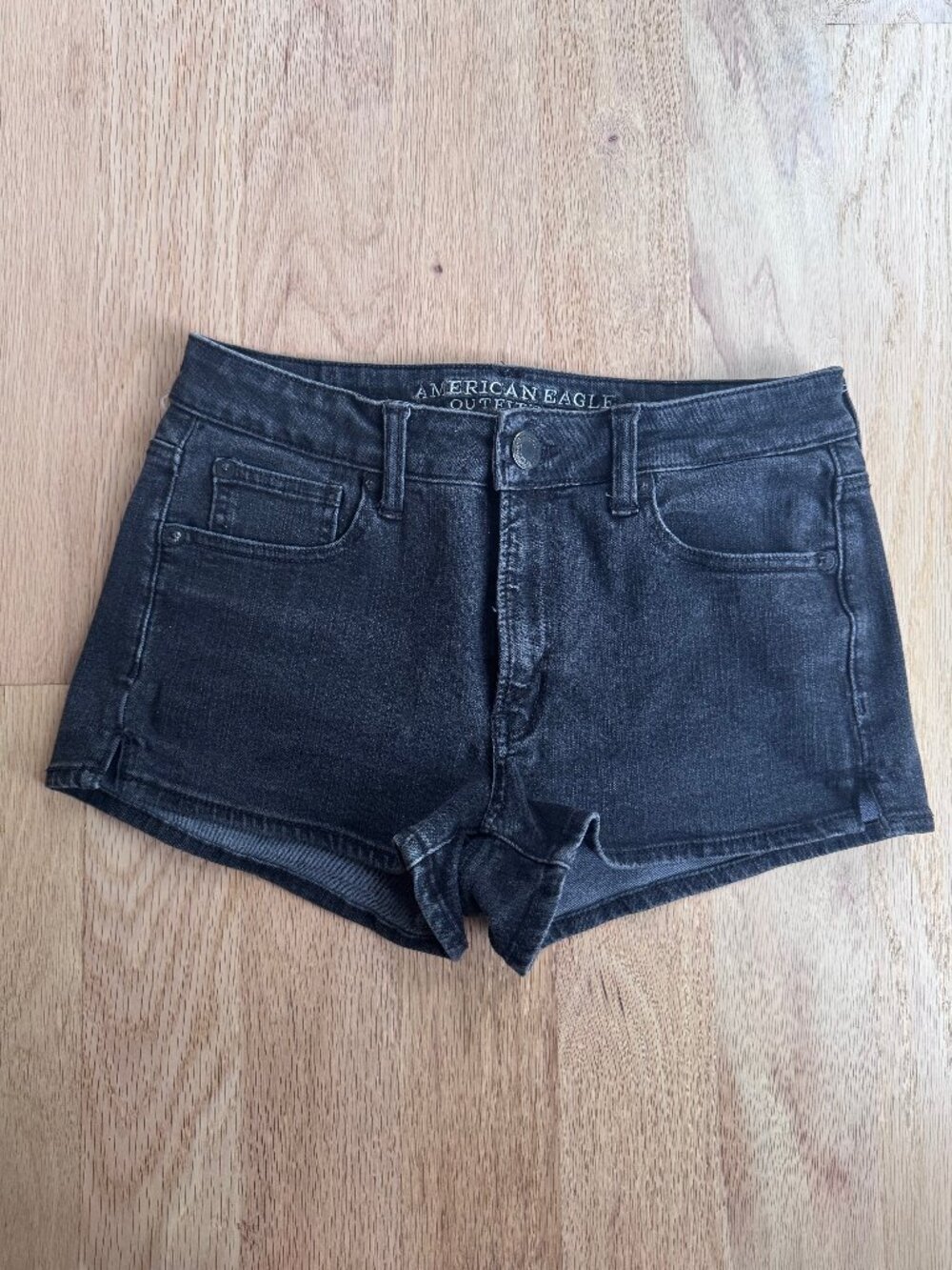 American Eagle Hi-Rise Shortie Denim Shorts ☀️🍑